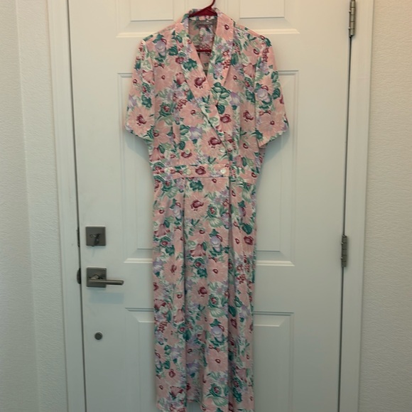 Liz Claiborne Dresses & Skirts - Liz Claiborne floral summer dress
